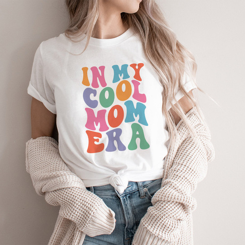 Vintage Gift Mother's Day T-Shirt for Mom: Retro Style New Mother's Shirt in Classic Colors