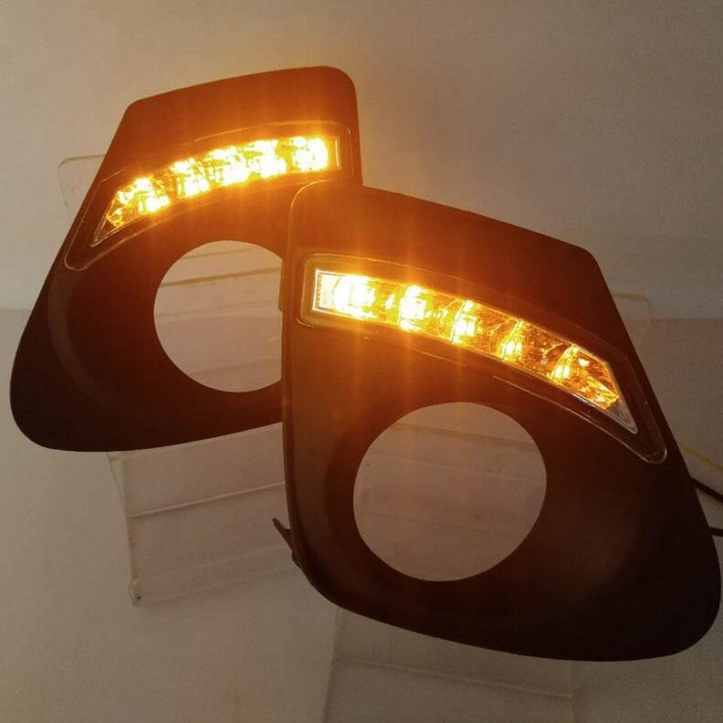 Adecuado para 10 ~ 13 Toyota Corolla Luz de marcha diurna luz antiniebla delantera modificada LED Luz de marcha diurna