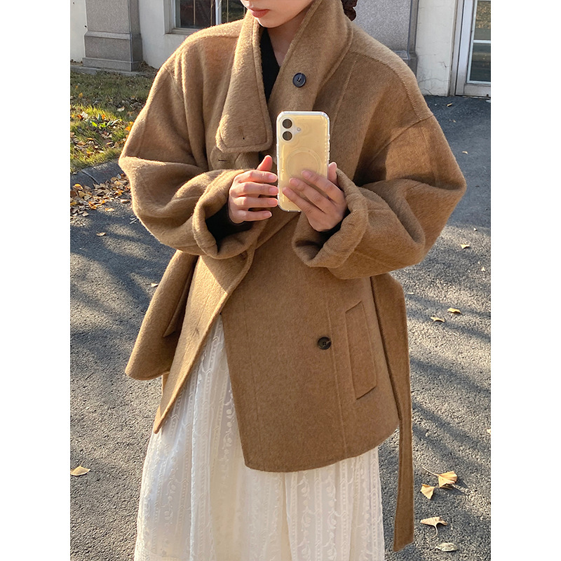 Jiangzuo High-Quality Xu Yan Korean-Style Retro Lapel Belted Elegant Double-Sided Wool Coat for Women Winter 707 Jiangzuo High-Quality Xu Yan Korean-Style Retro Lapel Belted Elegant Double-Sided Wool Coat for Women Winter 707