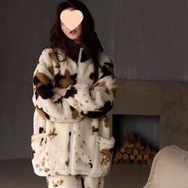 新款印花睡衣女秋冬新款家居服珊瑚绒加厚加绒拉链保暖衣套装