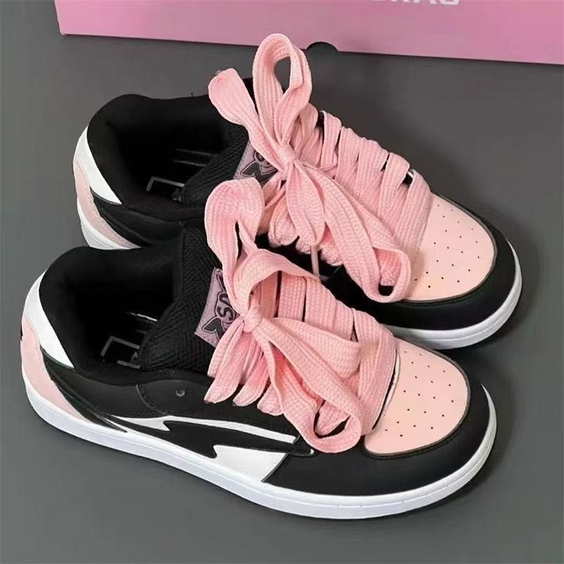 2026 verano nuevo estilo chino de moda personalidad universal zapatos de entrenamiento de moda de mujer callejera dominante zapatillas deportivas de color