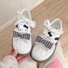 ラウンドトゥフラットソールかわいいキティスニーカー女性用 2025 新しい多用途学生スポーツカジュアルシューズソフトソールパンシューズ