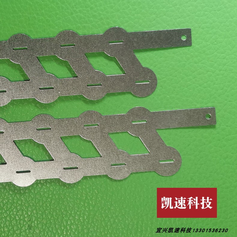 镀镍带海龙款错位斜口二并带引出连接片0.15厚6串孔距19.2mm