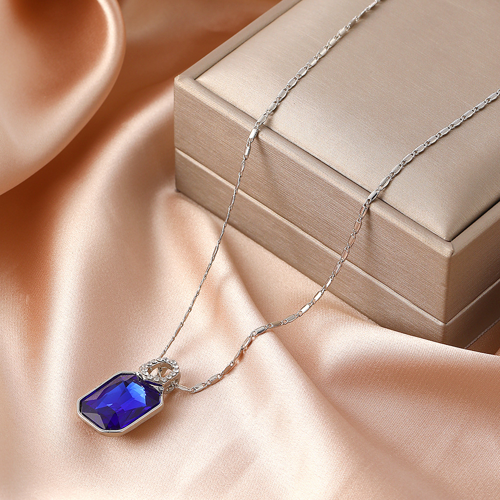 Crystal Geometric Square Pendant Necklace With Long Sweater Chain_voghion.com