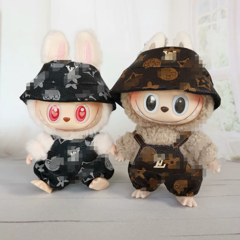 Первая и вторая версия магазина Labubu: sitting party foam enamel doll with Matt Shoes в разных цветах