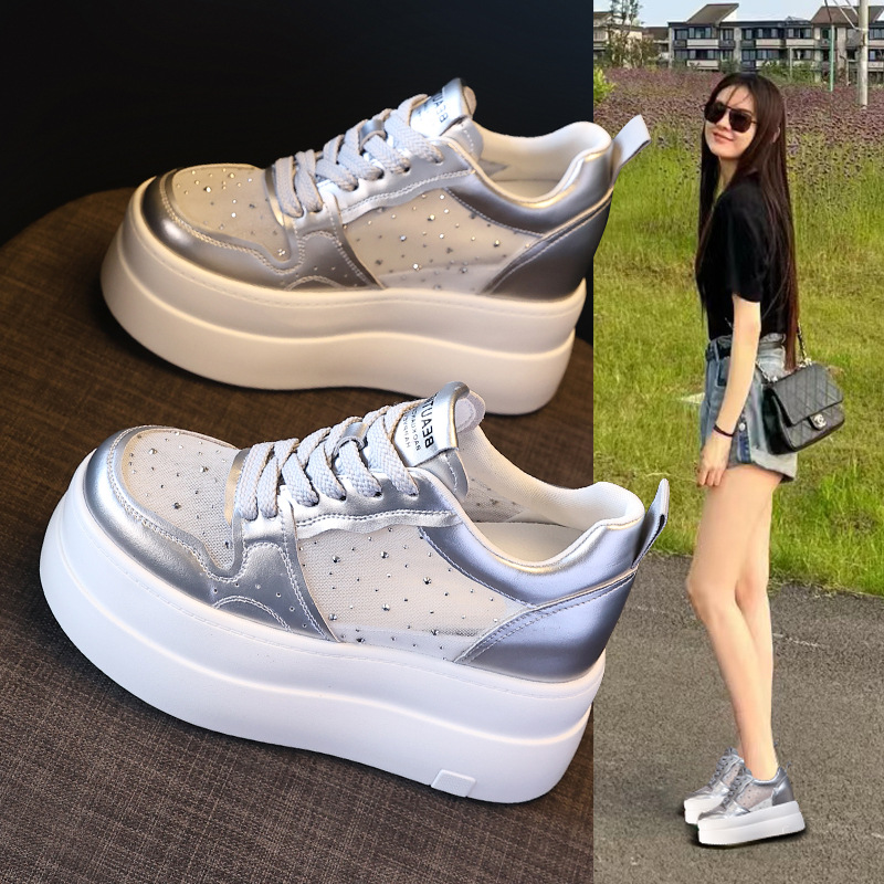 Giày sneaker nữ đế dày tăng chiều cao, mặt lưới thoáng khí, phối trắng đa năng — bạc trắng