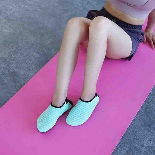 Yoga shoes and socks, indoor sports shoes for men and women, soft sole, lightweight and breathable, gym skipping rope, dance floor socks