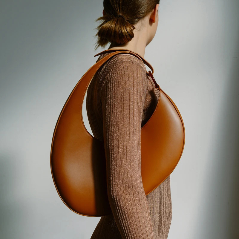 Niche Design Italian Women's 2023 New Trendy Unique Versatile Oval Large-capacity Shoulder Underarm Bag_voghion.com