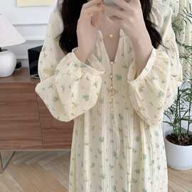 米白碎花纯棉双纱长袖长款睡裙女秋冬新款宽松居家睡眠家居服批发
