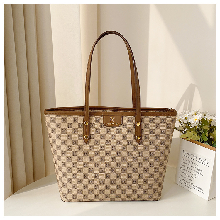 Texted Large Bag 2024 New Fashionable Large Capacity Shoulde..