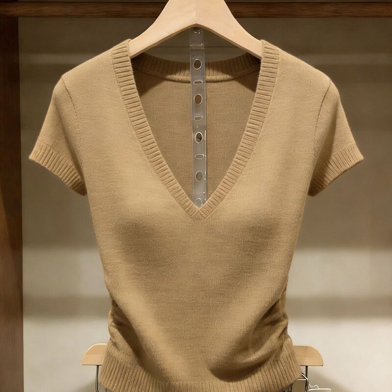 Fat mm Retro Chic Khaki V-Neck Short-Sleeved Knitwear for Women, New Summer Style, Super Nice Slim-Fitting Top Fat mm Retro Chic Khaki V-Neck Short-Sleeved Knitwear for Women, New Summer Style, Super Nice Slim-Fitting Top