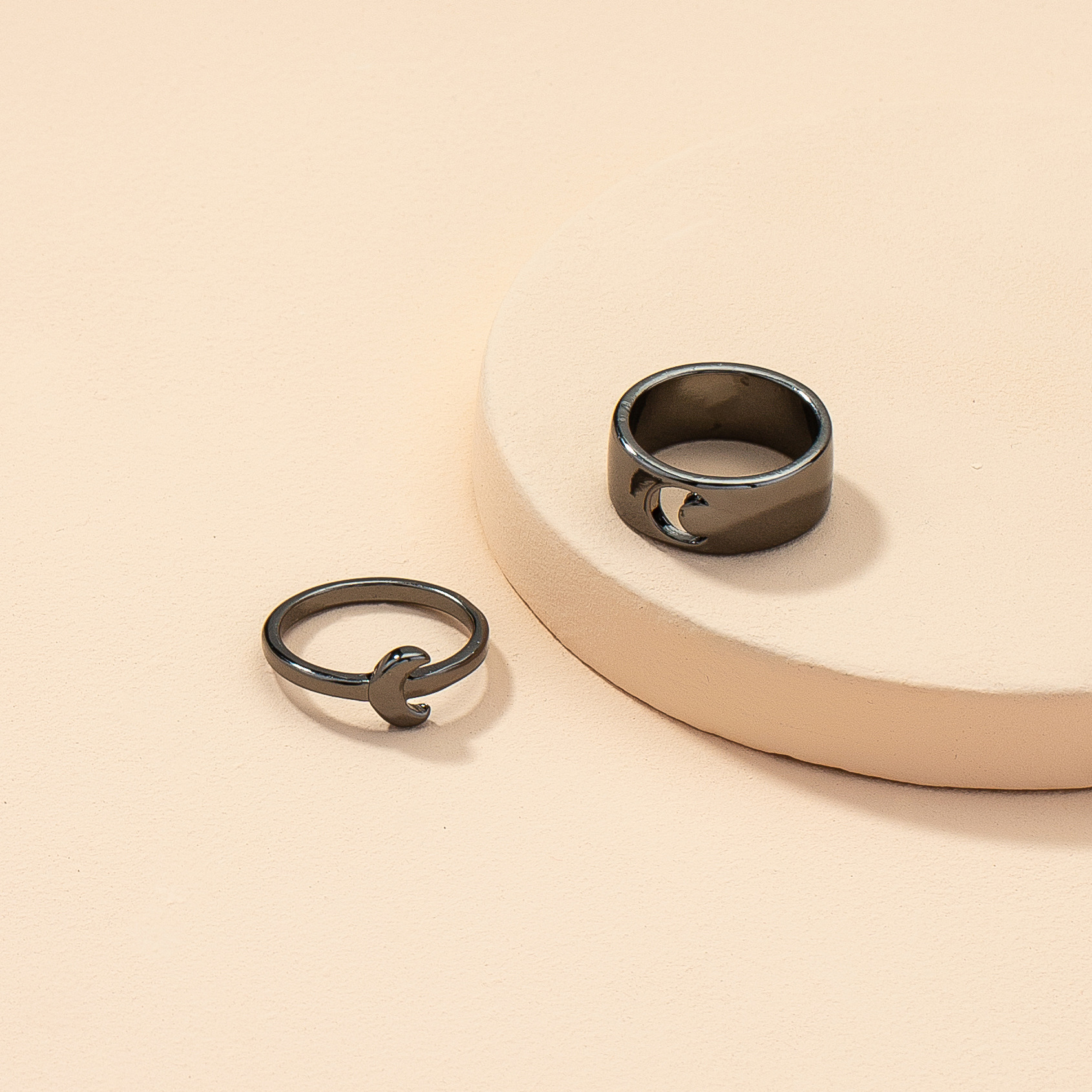 Japanese And Korean Crescent Sisters Ring Set Retro Minority Ring Minimalist Design Cold Wind Couple Couple Rings display picture 3