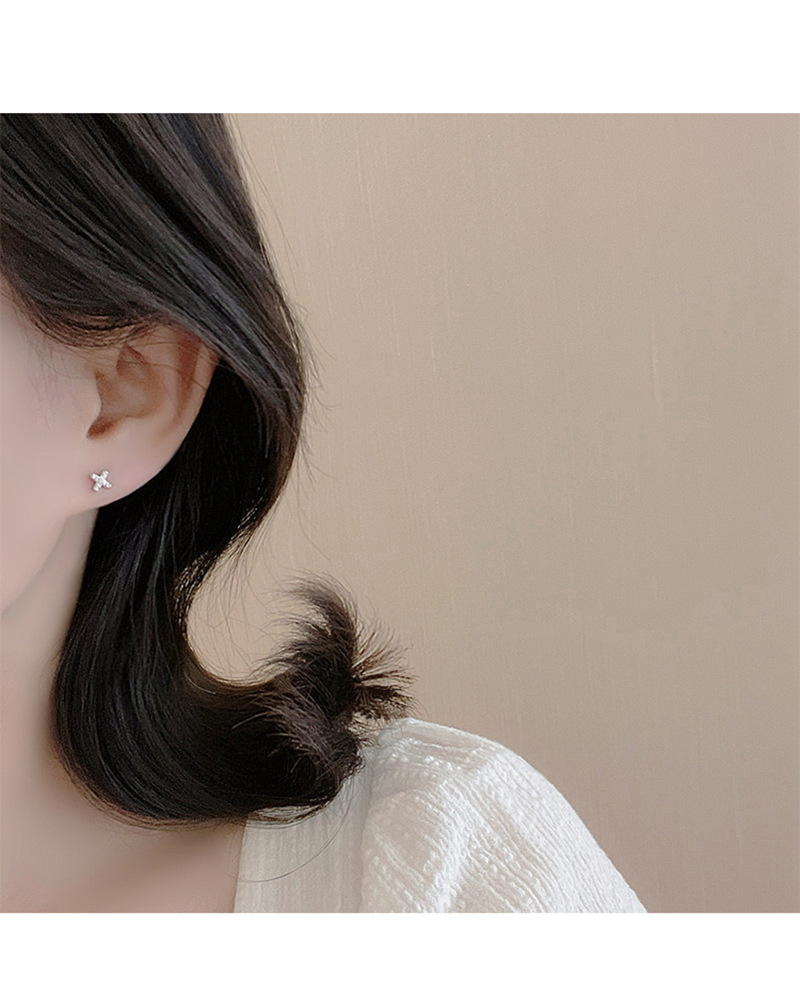 Simple Style Letter Copper Plating Zircon Ear Studs 1 Pair