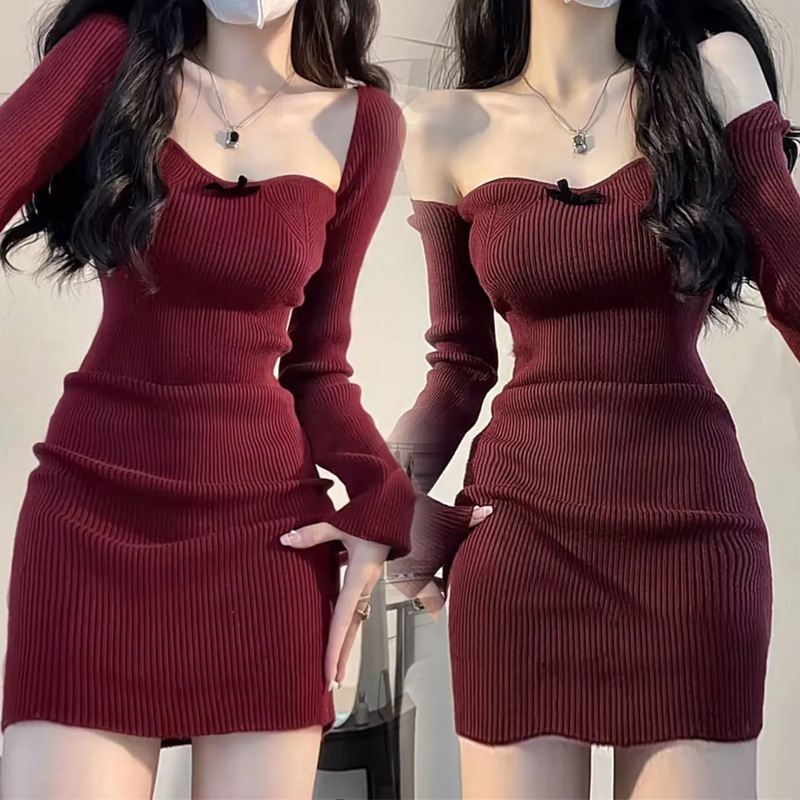 Burgundy Square-Neck Knitted Dress for Women, Autumn and Winter Inner Layering Skirt, Long-Sleeved Slim Hip-Hugging Skirt, Small Christmas Skirt