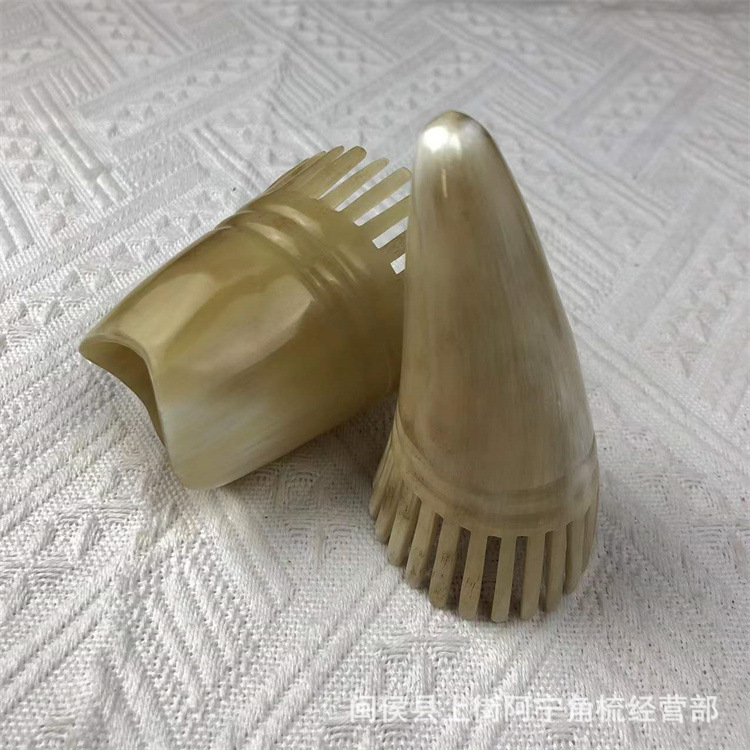 Natural Horn Comb Short Massage Comb with Gua Sha Comb Head Therapy Tool Under 10cm key features