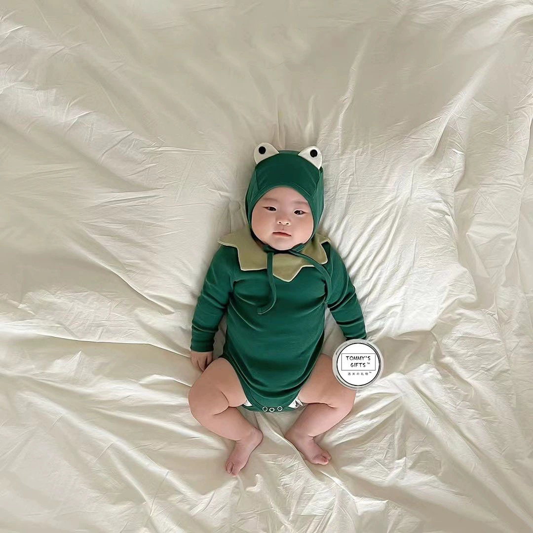 Весенне-осенний костюм для малыша в корейском стиле: комбинезон-слип с треугольным рюшем и шапочкой-лягушкой, 2025 г.