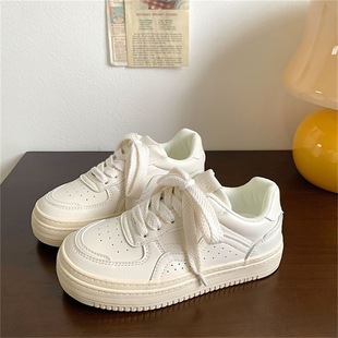 White Shoes Women's 2023 Spring New All-match Ins Trendy Thick Bottom Leather Street Shoes Hong Kong Style Chic Casual Shoes