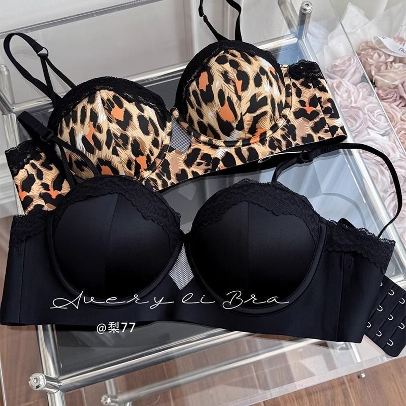 Dream Catcher Girl "French Satin Strapless Anti-Slip Half-Cup Bra for Small Bust, Push-Up to Enhance and Gather Side Breasts