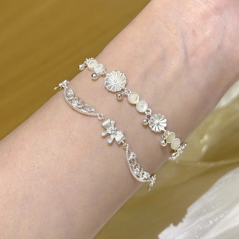Zircon Bow Hollow Lace Bracelet Light Luxury High-End Bracelet Fashionable Elegant Temperament Versatile Bracelet Wholesale