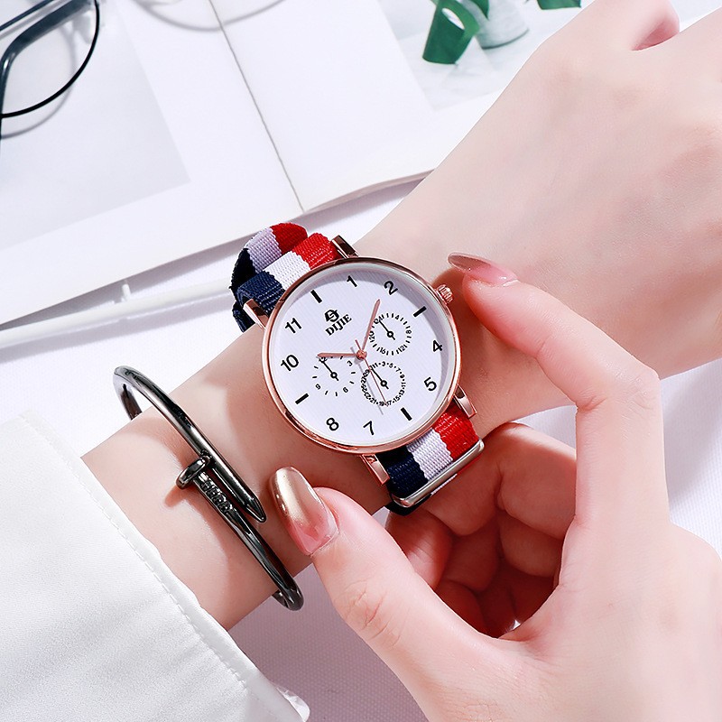 Reloj de arcoíris estilo INS – simple, casual, pequeño/fresco, versátil, estilo coreano/académico