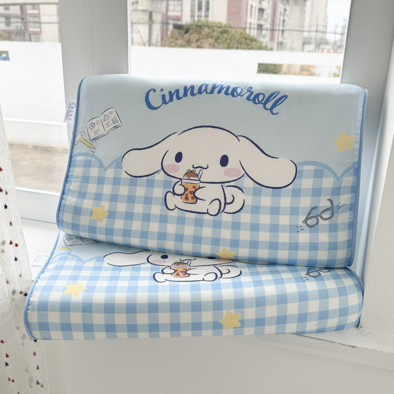 파란색 체크무늬 큰 귀 개