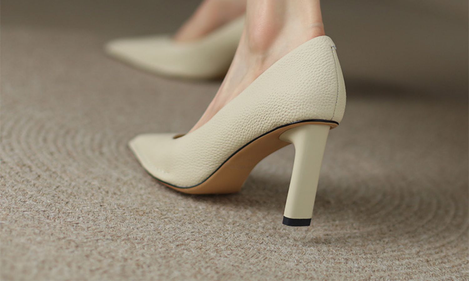 Women's Elegant Solid Color Point Toe Pumps display picture 6