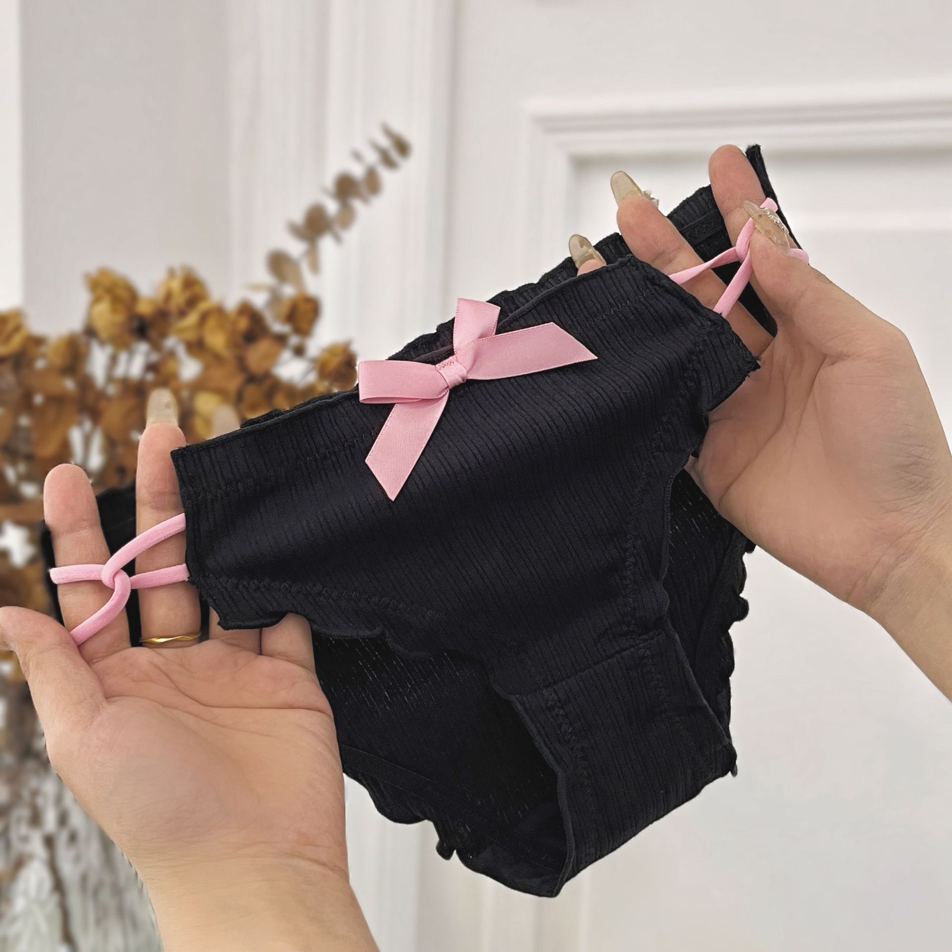 Fiesta de cariño ~ Ropa interior de algodón con cordones de alta apariencia pura para mujer sexy a media cintura hueca calzoncillos de mujer negra