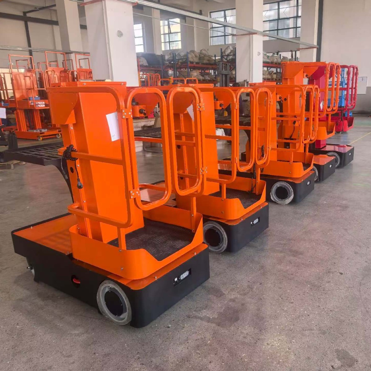 普尔夫全自动取料机高空小型拣货机上货拿货升降机电动升降平台