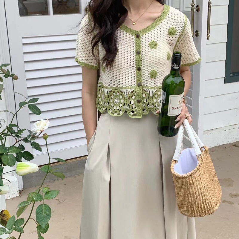 Women's three-dimensional flower hollow-out crocheted knitted cardigan summer new slim-fit slimming fashionable contrast color short top clothes