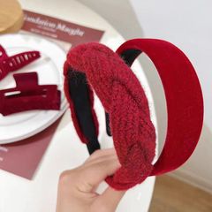 Korean Autumn/Winter Crochet Hair Band with Plush Yarn Hair Accessory for Women, Versatile for Outdoors, High Crown Hair Band