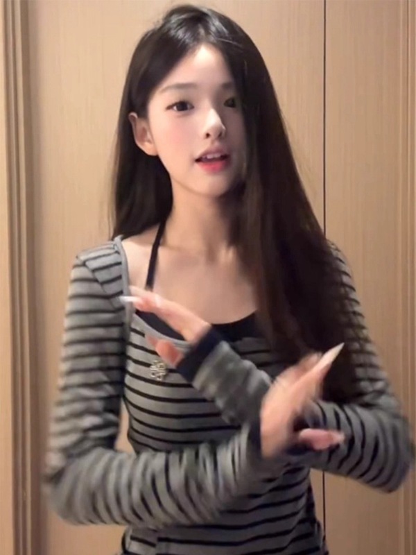 美式辣妹条纹假两件连帽挂脖长袖t恤女秋季设计感修身百搭上衣潮|undefined