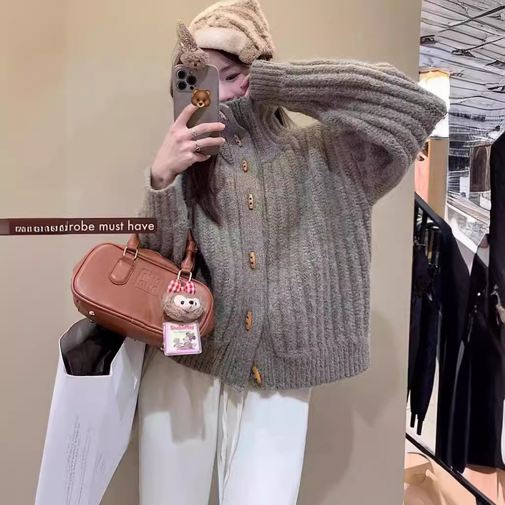 Japón y Corea del Sur relajados suéter de cuello alto de invierno femenino retro suelto camiseta de punto cálida pequeña moda de abrigo universal