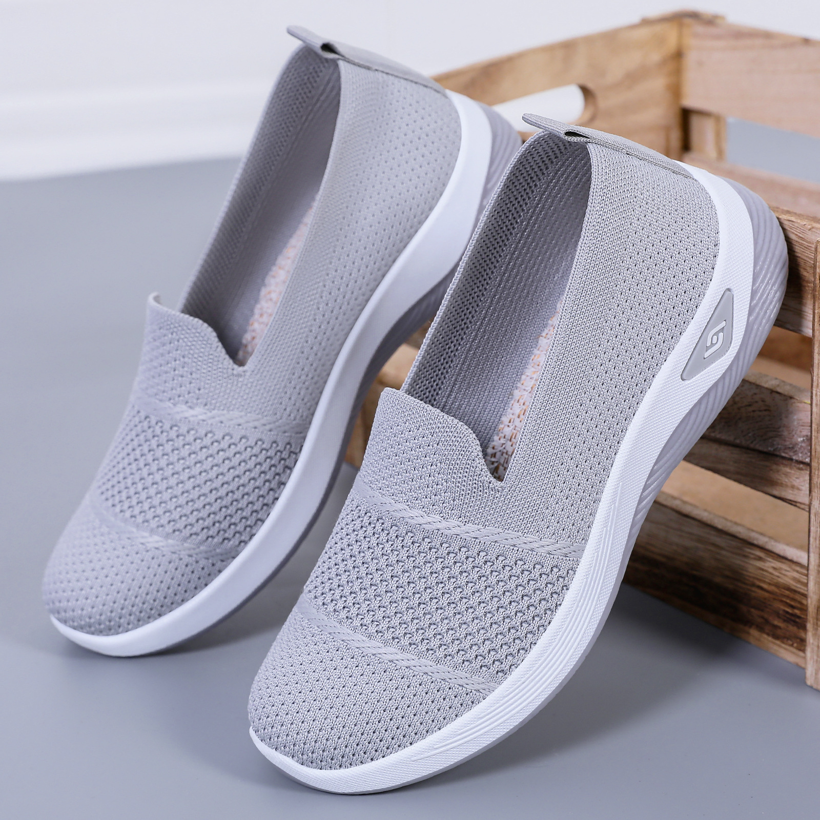 Zapatos de mujer transfronterizos temu al por mayor un pie de zapatos de tela suave cómodos viejos zapatos de tela de Beijing zapatos casuales poco profundos