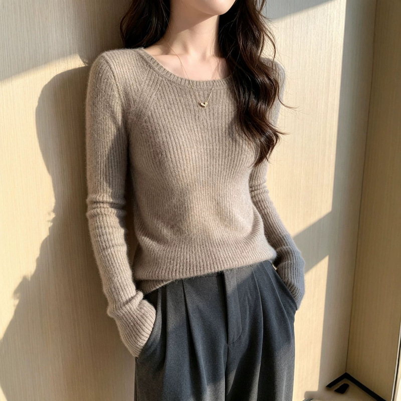 Soft and comfortable raglan-sleeve wool knit base layer for women, new autumn/winter style, round neck, slim fit, fashionable solid-color sweater Soft and comfortable raglan-sleeve wool knit base layer for women, new autumn/winter style, round neck, slim fit, fashionable solid-color sweater