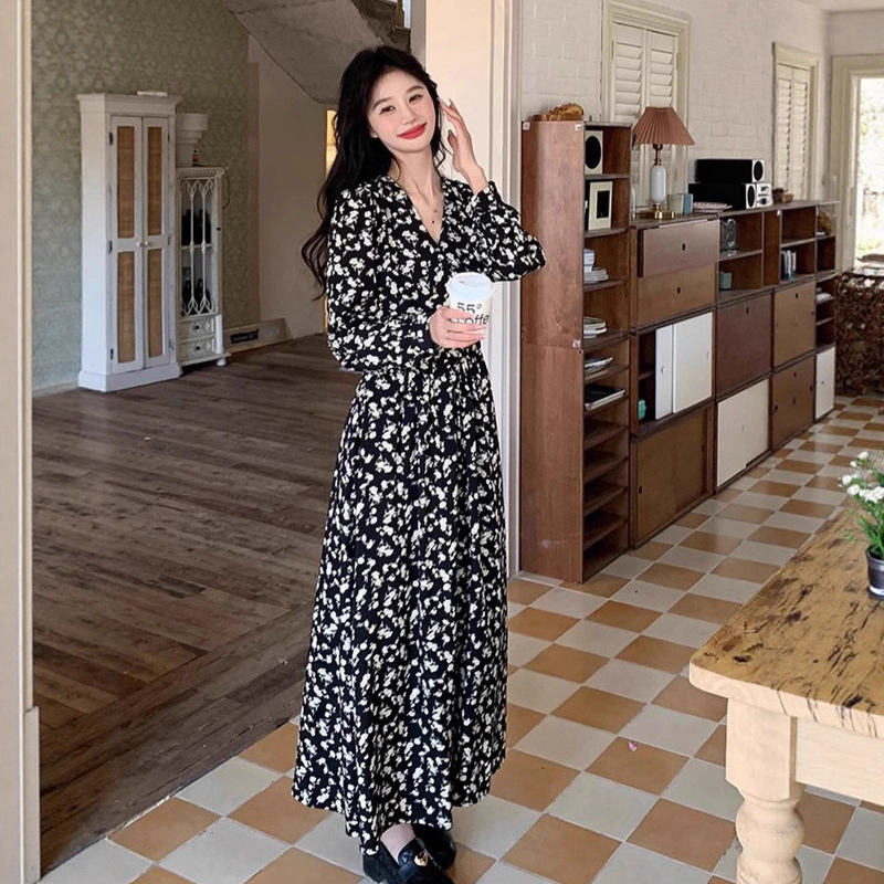 French Hepburn Style High-End Floral Dress for Women 2025 Spring New Style Black with Suit Long Skirt French Hepburn Style High-End Floral Dress for Women 2025 Spring New Style Black with Suit Long Skirt