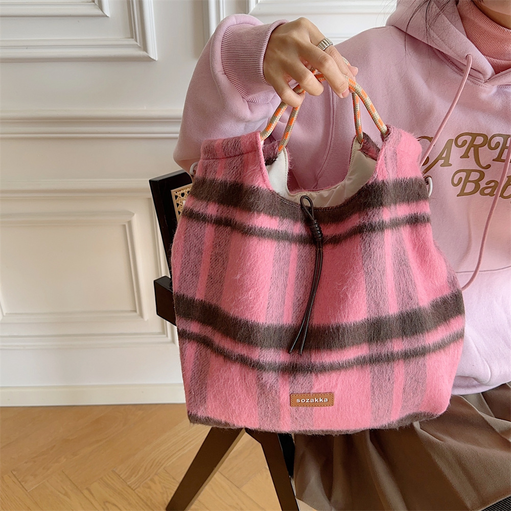 312186 retro woolen Maillard color bag, fashionable single-shoulder women's bag, casual and adjustable, hand-carry and crossbody undefined