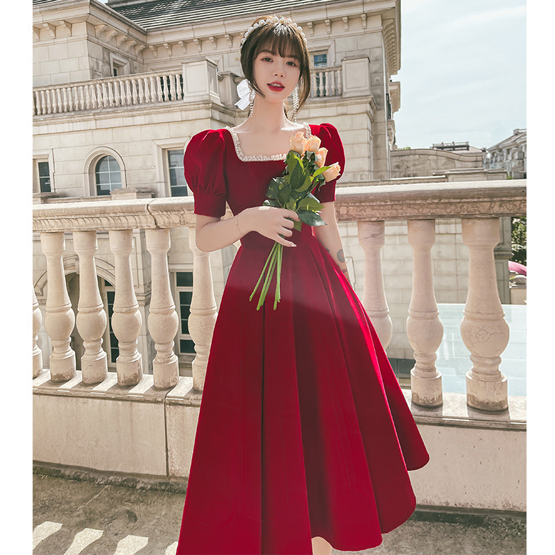 Vestido de Novia para Brindis, Estilo Otoño 2025, Color Borgoña, para Novias Delgadas, se Puede Usar Informalmente y te Hace Lucir Más Delgada Después de la Boda.