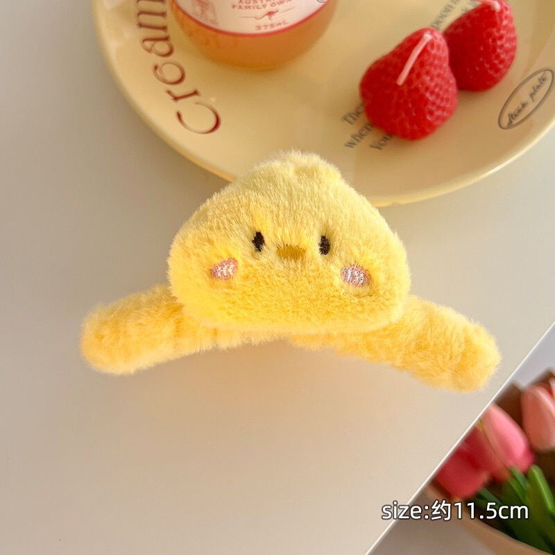 秋冬のかわいいアニメのぬいぐるみのウサギのパンダはクリップの後頭部のヘアピンの大きいサイズのサメの魚のクリップの量の多い女をつかみます。|undefined