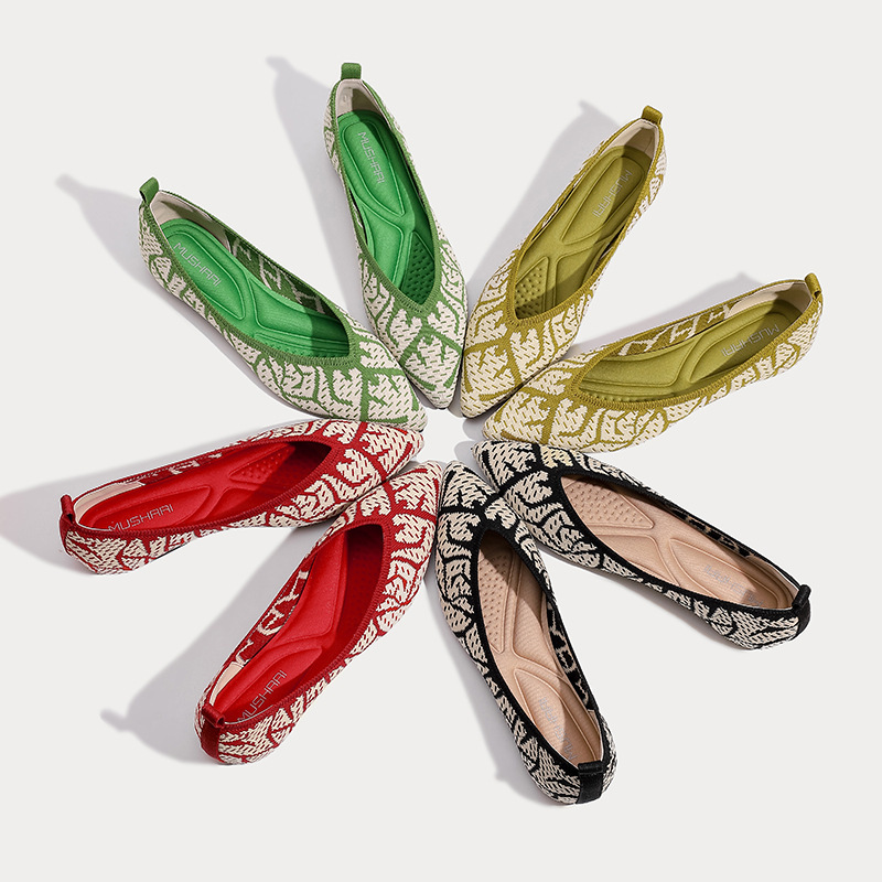 Princess shoes hidden height new spring pointed toe shallow mouth knitted woven shoes cross-border foreign trade large size flat shoes for women Princess shoes hidden height new spring pointed toe shallow mouth knitted woven shoes cross-border foreign trade large size flat shoes for women