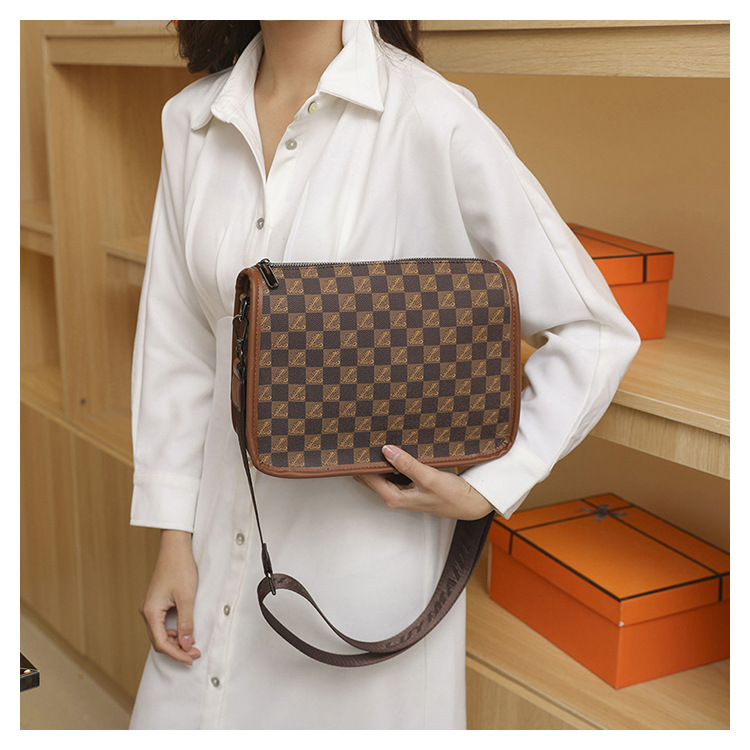 Netizen Women's 2024 New Popular Fashion Print Crossbody Small Square Versatile Broadband Shoulder Pea Bag_voghion.com