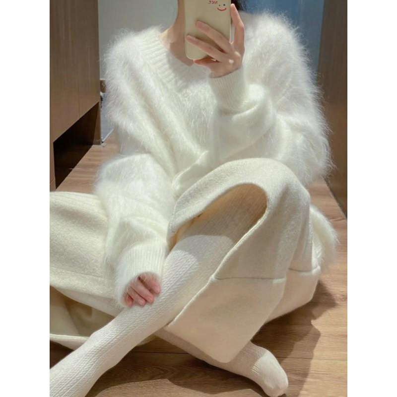 软糯慵懒风白色v领水貂绒毛衣女秋冬高级感奶fufu马海毛针织衫厚