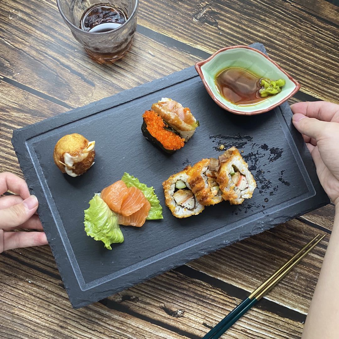 Japonés nuevo estilo ranurado Placa de pizarra placa Occidental cafetería creativa pizarra filete placa aislada roca placemat