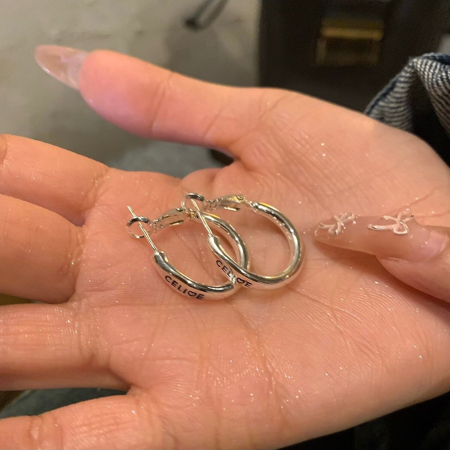 Vintage Letter Hoop Earrings for Women, Simple and Sophisticated, Unique, Fashionable, Elegant, Trendy, Versatile Earrings