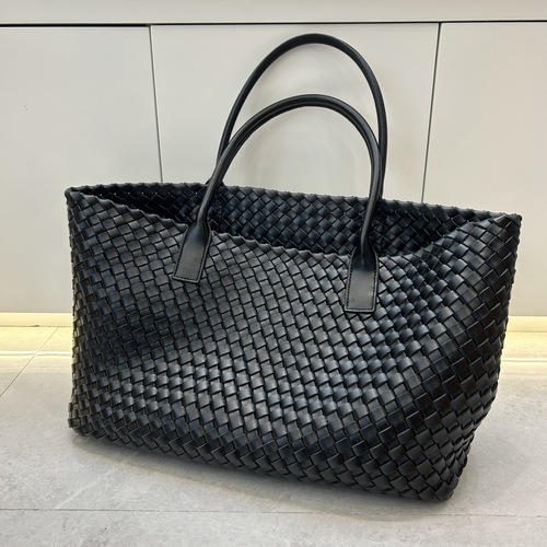 2024 Spring/Summer Cross-Border New Design Woven Vegetable Basket Bag, Large-Capacity Cowhide Tote Handbag for Women—Ideal for Export Business