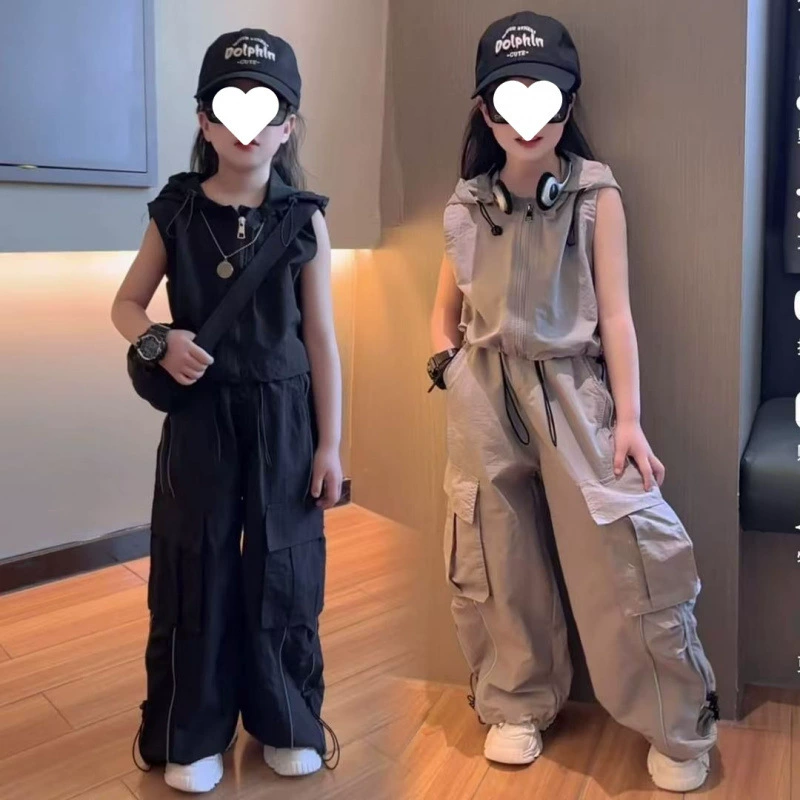 Новые модные карго-брюки 2025 года для девочек, модный свободный летний комплект без рукавов в корейском стиле для детей постарше.