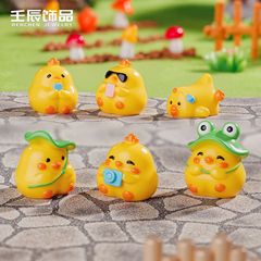 創意は小動物のカワイイチキンの黄色のアヒルのdiy樹脂のアクセサリーの小さい景観の小さい置物をおかしにします。
