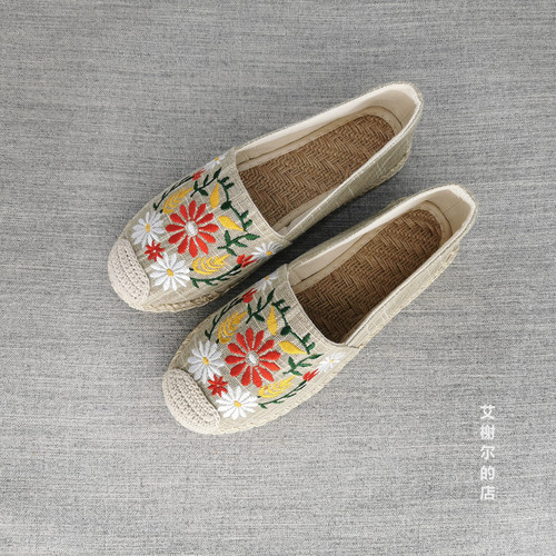 Old Beijing embroidered shoes with Hanfu spring and autumn women's ethnic style women's shoes flat shallow mouth breathable fisherman's shoes espadrilles