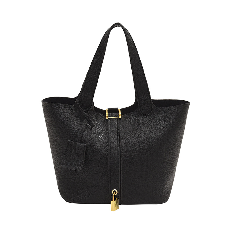 Borsa a secchiello con fibbia nuova primavera europea e americana del 2024 Moda e casual Borsa da donna in morbida pelle versatile di grande capacità_voghion.com