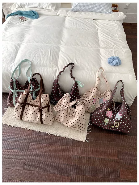 Korean-style, relaxed-fit, large-capacity floral tote bag for women, suitable for casual wear, commuting, and school; can be carried as a shoulder bag or handbag