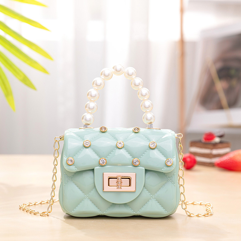 Bolsas de mujer al por mayor 2023 bolsas de diamante mini jelly bolsas de perlas bolsas de lápiz labial portátiles bolsas de hombro para mujeres bolsas de mochila para mujeres.